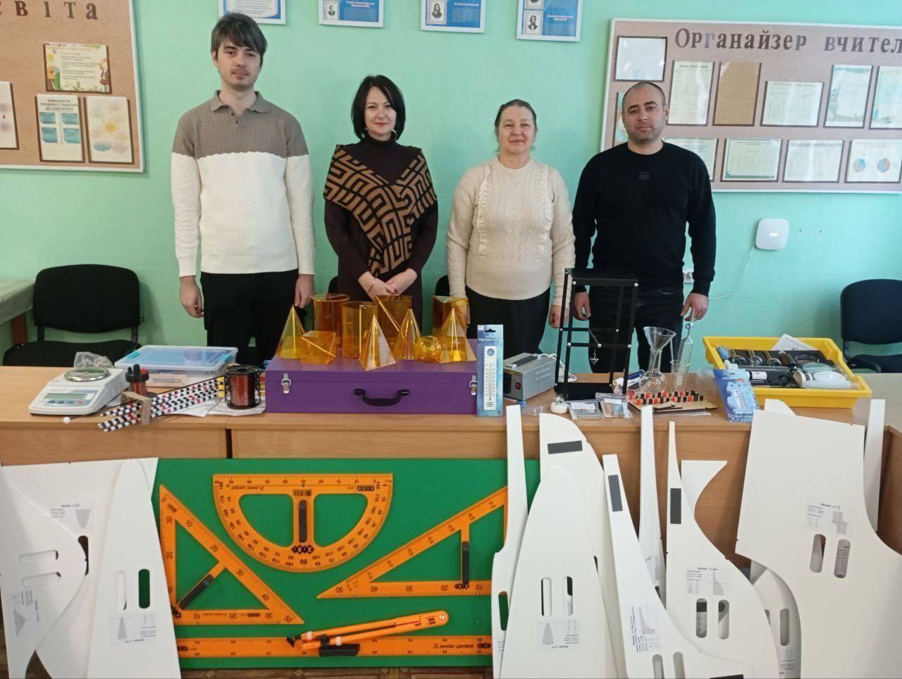 Напередодні Нового року 12 шкіл Арцизької громади отримали нове обладнання