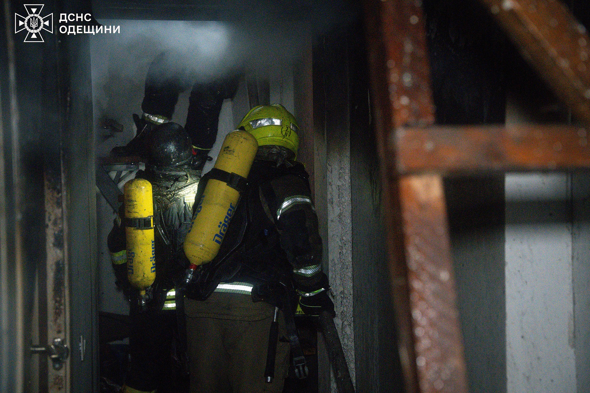 Вночі росія знову атакувала Одесу ударними безпілотниками: горів житловий будинок