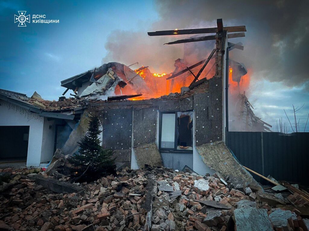 Є жертви та руйнування: росія випустила по Україні понад 600 дронів та десятки ракет