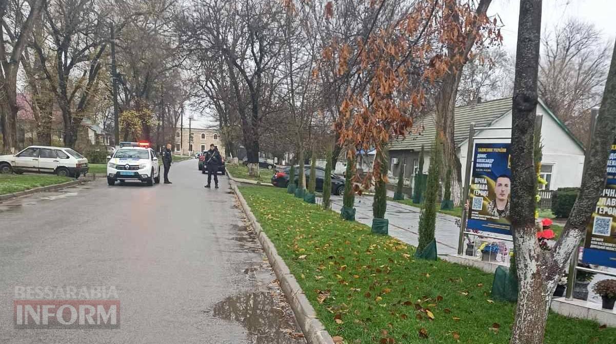 "Зупиніться на 60 секунд!": у Сараті біля Алеї Слави організували патрулювання під час хвилини мовчання