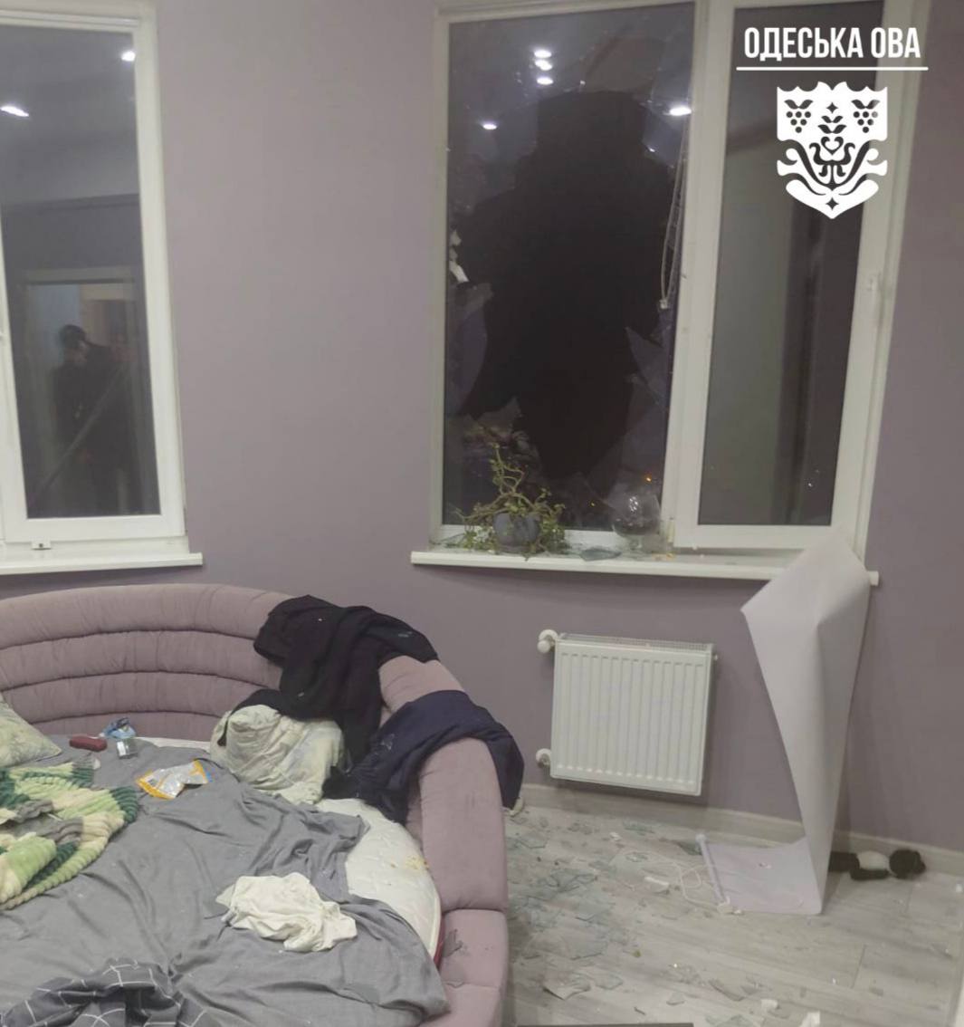 Ввечері російські терористи атакували багатоповерхівки Одеси: подробиці