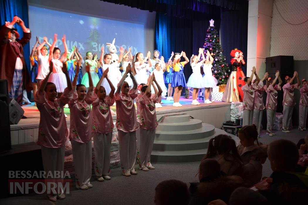 Тисячі дітей Кілійської громади отримали різдвяні подарунки від Олександра Дубового - триває традиційна акція "Фонда Добра та Любові"