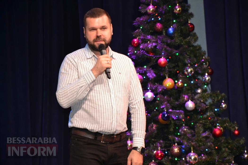 Тисячі дітей Кілійської громади отримали різдвяні подарунки від Олександра Дубового - триває традиційна акція "Фонда Добра та Любові"