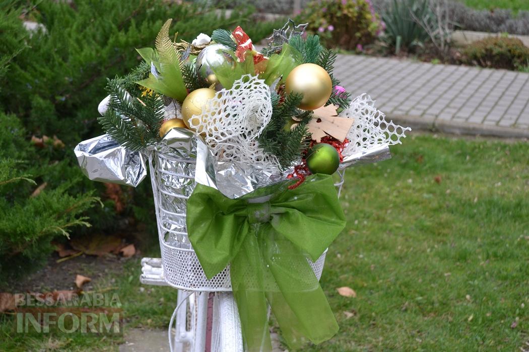 Попри важкі часи, Кілія по-особливому вдяглася у новорічне вбрання: фоторепортаж