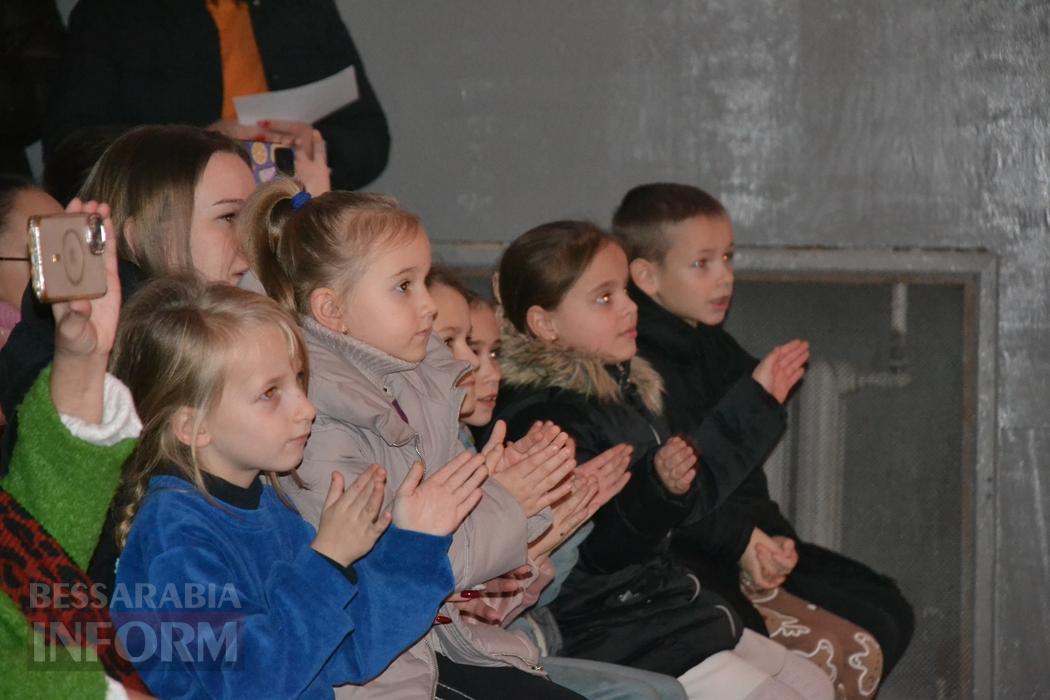 Тисячі дітей Кілійської громади отримали різдвяні подарунки від Олександра Дубового - триває традиційна акція "Фонда Добра та Любові"