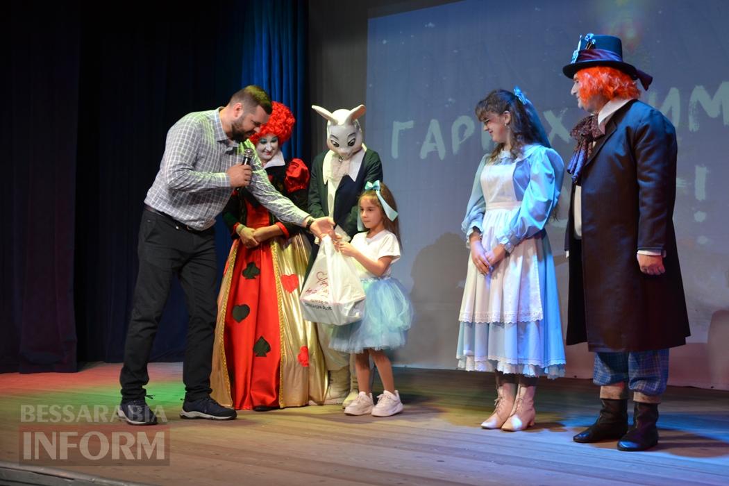 Тисячі дітей Кілійської громади отримали різдвяні подарунки від Олександра Дубового - триває традиційна акція "Фонда Добра та Любові"