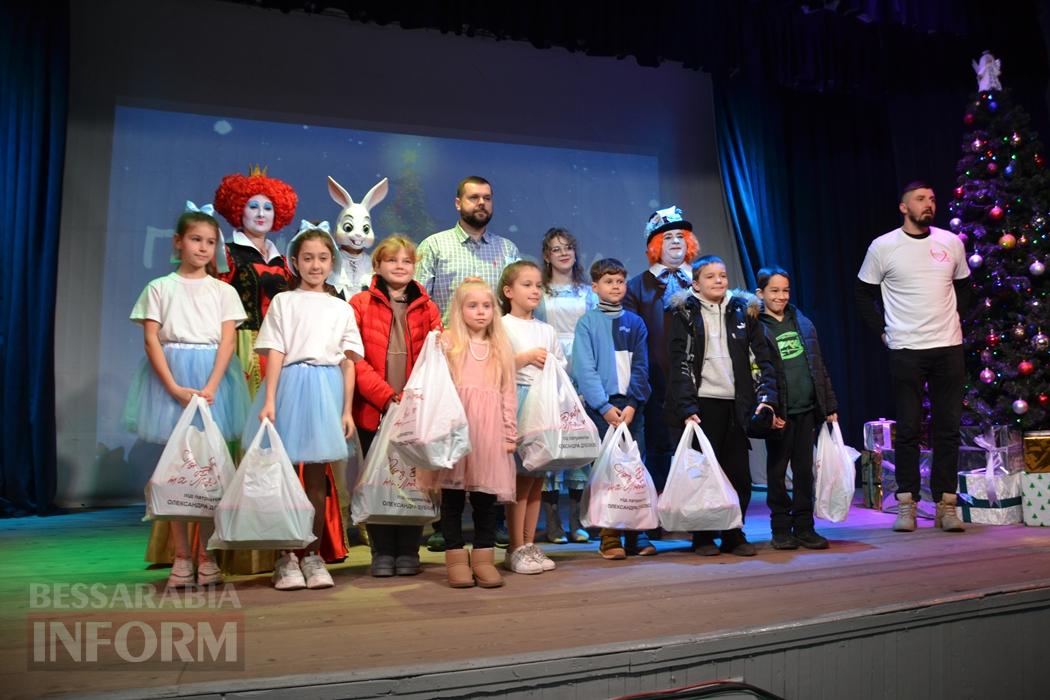 Тисячі дітей Кілійської громади отримали різдвяні подарунки від Олександра Дубового - триває традиційна акція "Фонда Добра та Любові"