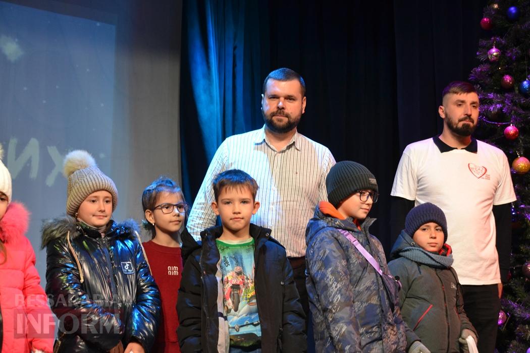 Тисячі дітей Кілійської громади отримали різдвяні подарунки від Олександра Дубового - триває традиційна акція "Фонда Добра та Любові"