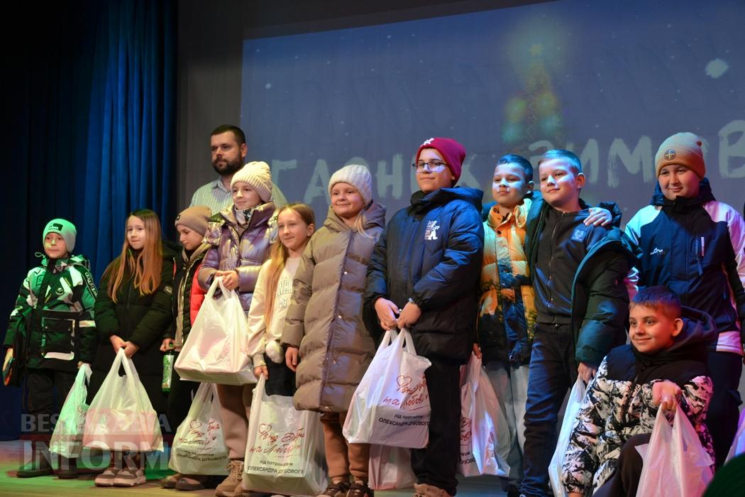 Тисячі дітей Кілійської громади отримали різдвяні подарунки від Олександра Дубового - триває традиційна акція "Фонда Добра та Любові"