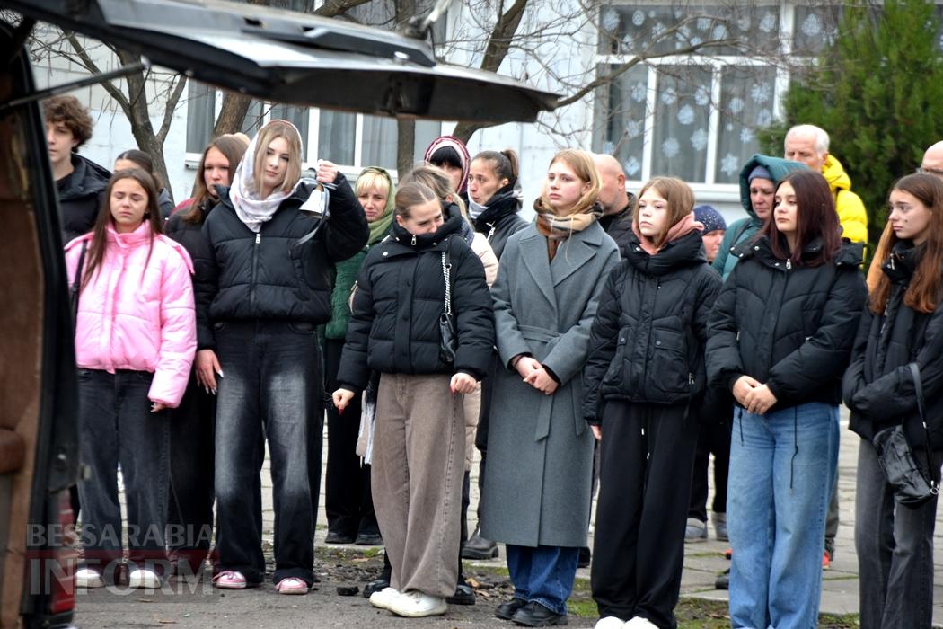 Останній дзвоник у рідній школі продзвенів для загиблої внаслідок ДТП десятикласниці з Кілії Анастасії Бугаєнко