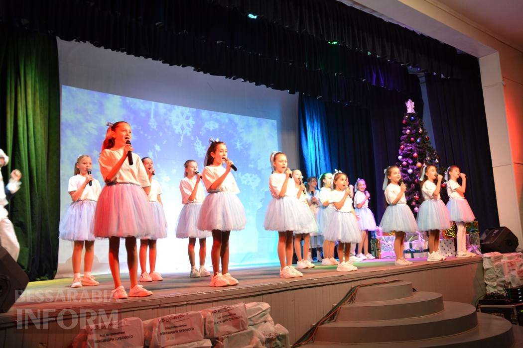 Тисячі дітей Кілійської громади отримали різдвяні подарунки від Олександра Дубового - триває традиційна акція "Фонда Добра та Любові"