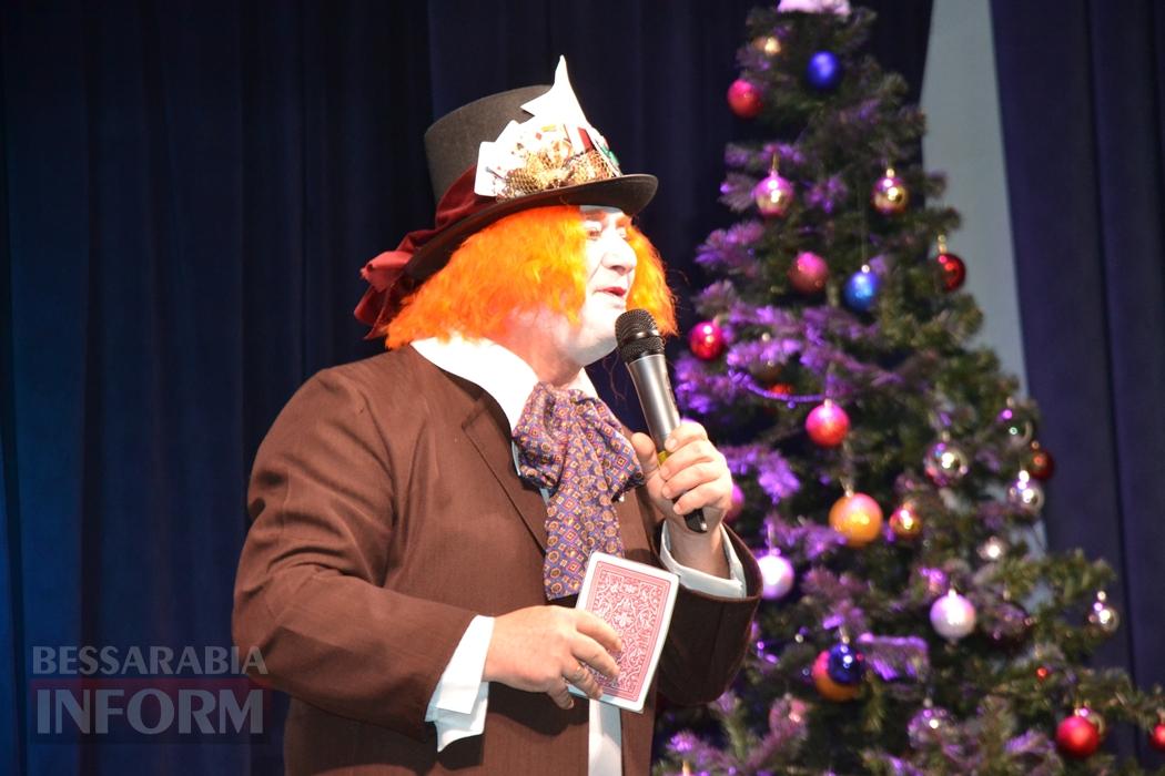 Тисячі дітей Кілійської громади отримали різдвяні подарунки від Олександра Дубового - триває традиційна акція "Фонда Добра та Любові"