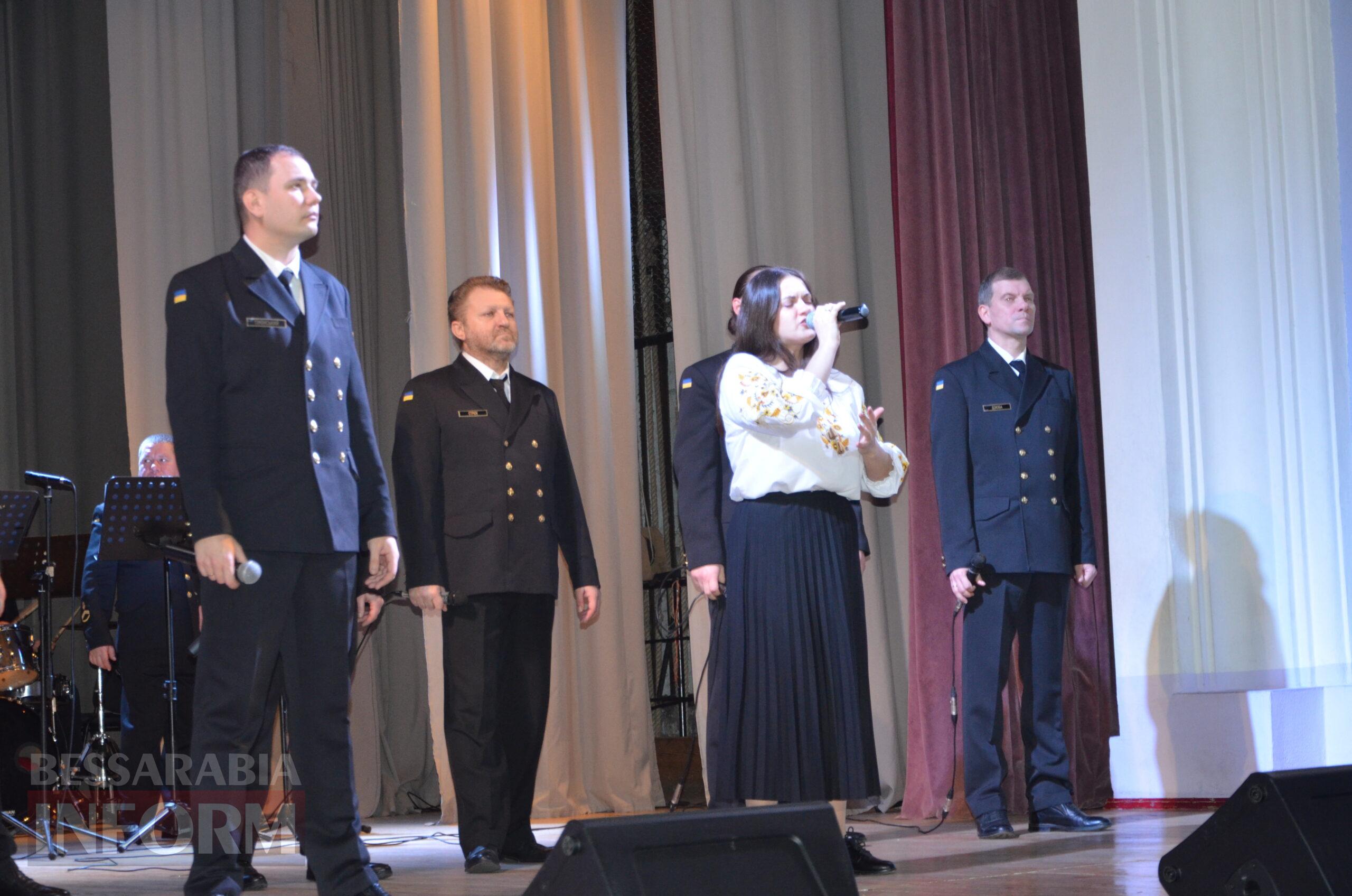 Народні та патріотичні номери у виконанні захисників: в Ізмаїлі відбувся концерт Центру військово-музичного мистецтва ВМС ЗСУ