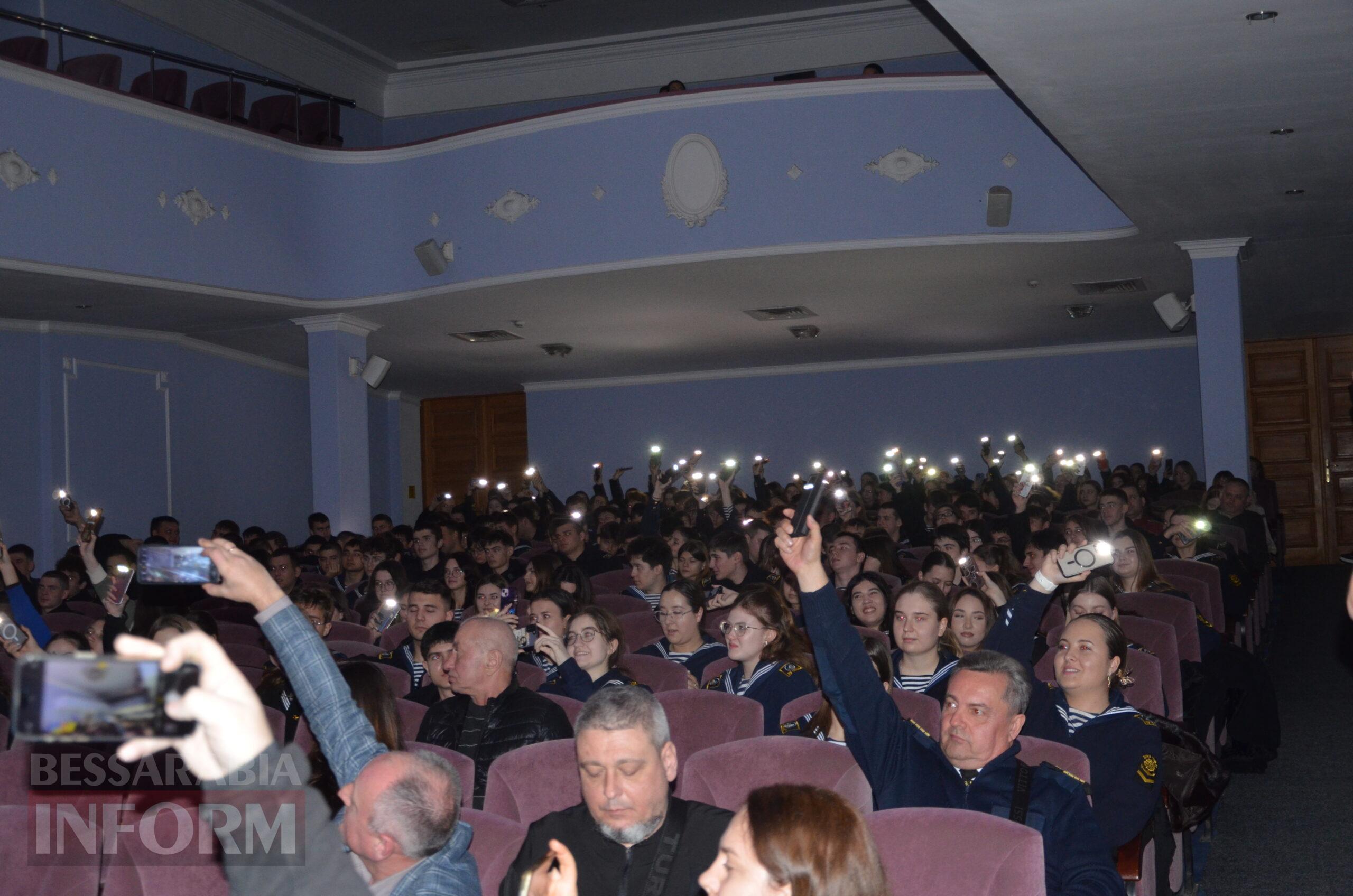 Народні та патріотичні номери у виконанні захисників: в Ізмаїлі відбувся концерт Центру військово-музичного мистецтва ВМС ЗСУ