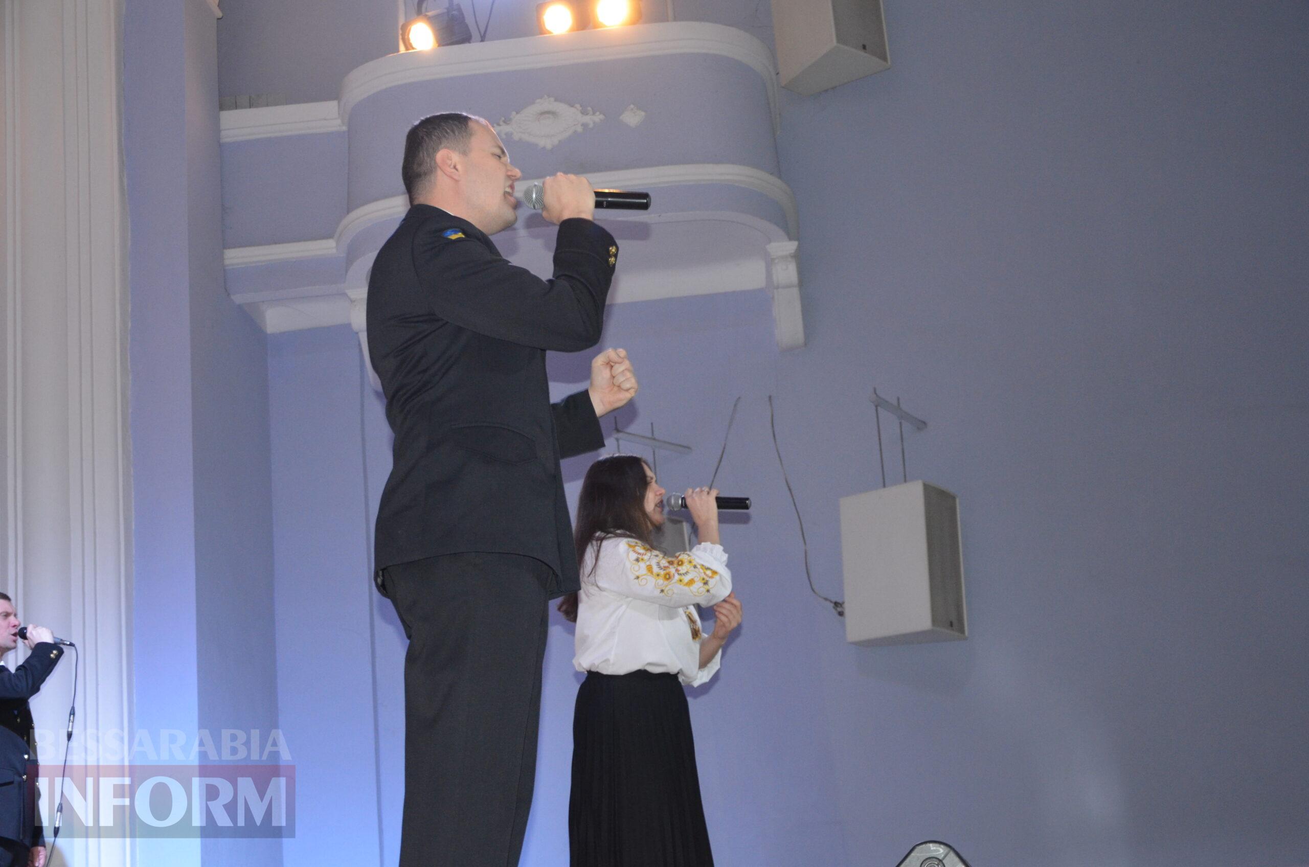 Народні та патріотичні номери у виконанні захисників: в Ізмаїлі відбувся концерт Центру військово-музичного мистецтва ВМС ЗСУ