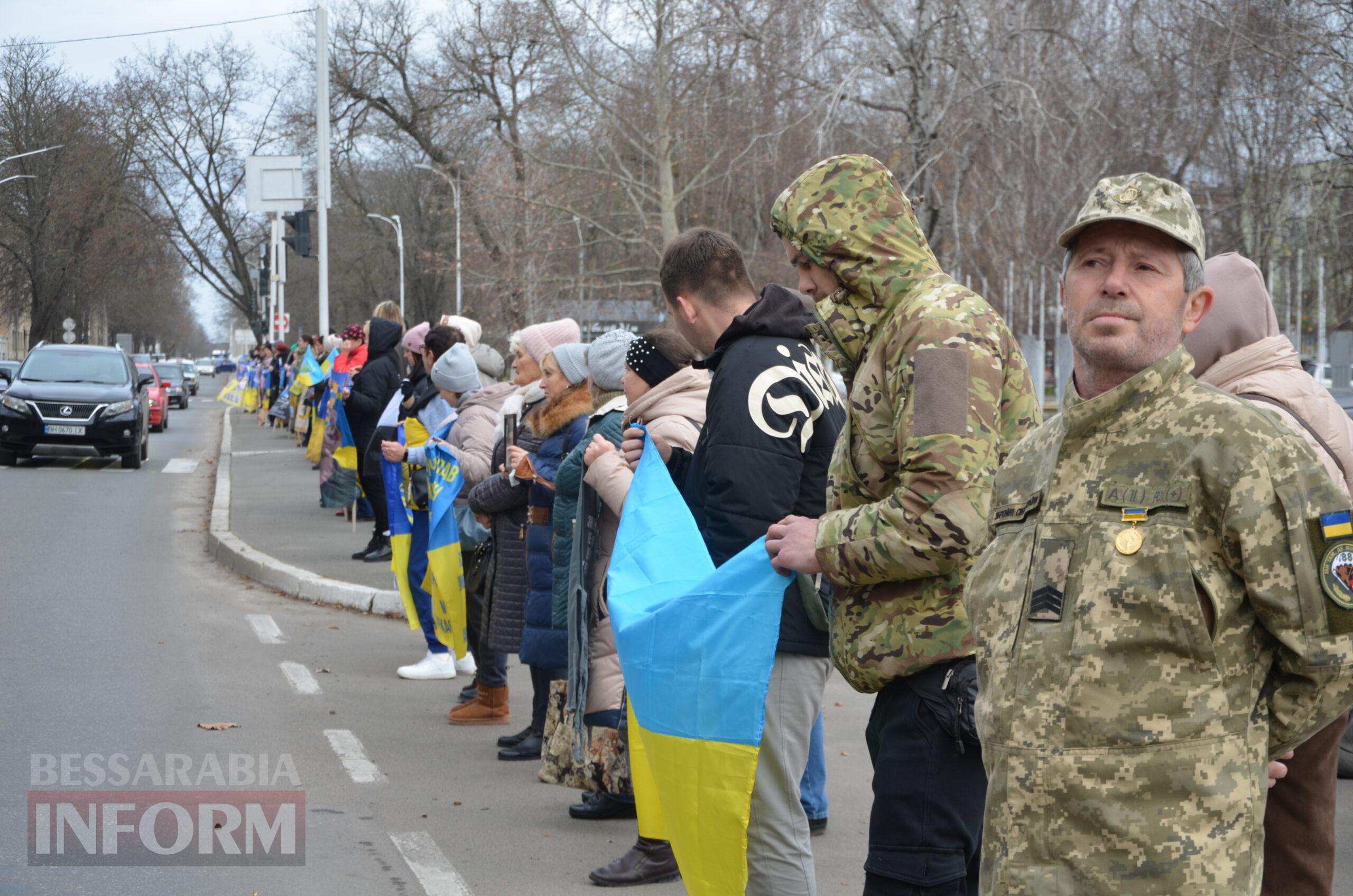 Сто стільців біля мерії, як нагадування: в Ізмаїлі відбулася наймасштабніша акція в підтримку родин безвісти зниклих і полонених