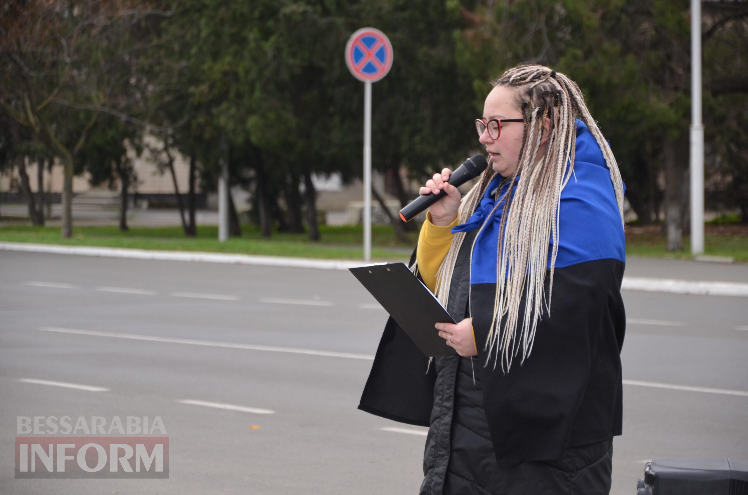 Сто стільців біля мерії, як нагадування: в Ізмаїлі відбулася наймасштабніша акція в підтримку родин безвісти зниклих і полонених