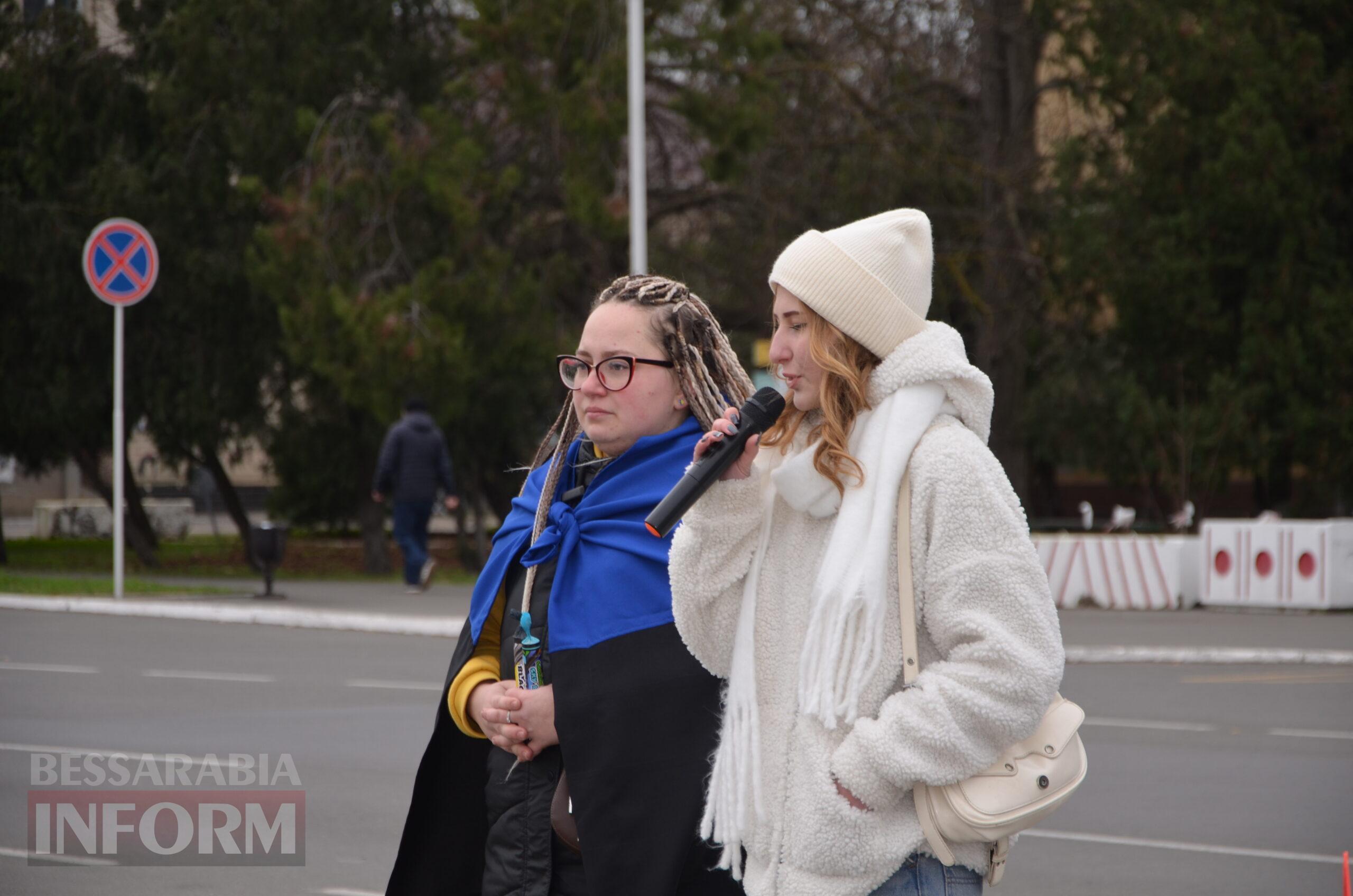 Сто стільців біля мерії, як нагадування: в Ізмаїлі відбулася наймасштабніша акція в підтримку родин безвісти зниклих і полонених