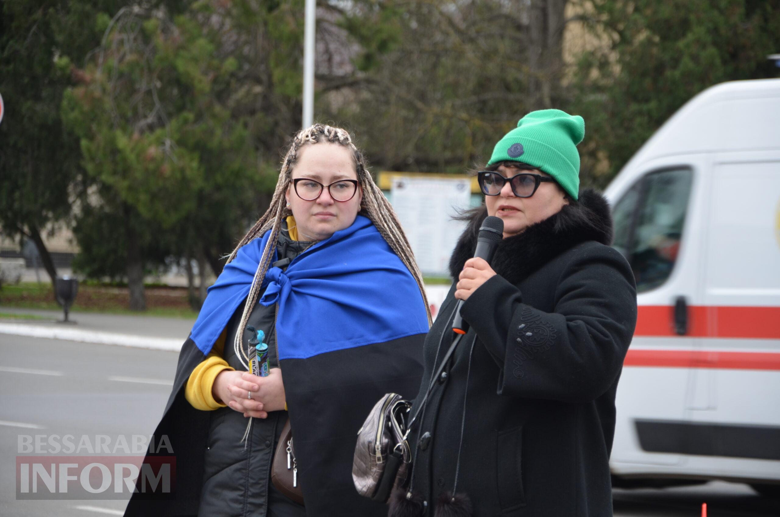 Сто стільців біля мерії, як нагадування: в Ізмаїлі відбулася наймасштабніша акція в підтримку родин безвісти зниклих і полонених