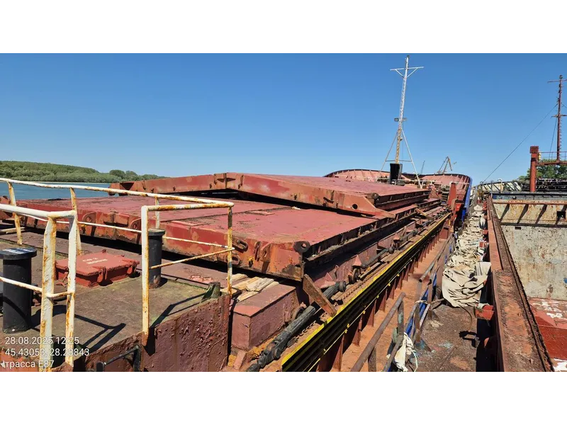 В Рені втретє виставили на продаж судно тіньового флоту росії