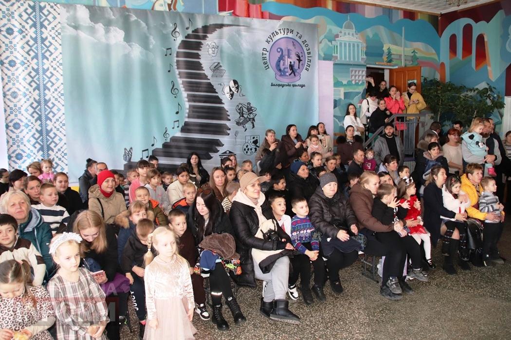 Країна Миколая у Болграді: дітям вразливих категорій громади подарували святкове дійство