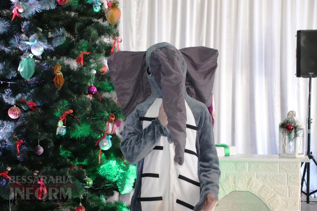 Країна Миколая у Болграді: дітям вразливих категорій громади подарували святкове дійство