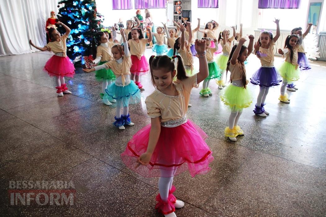 Країна Миколая у Болграді: дітям вразливих категорій громади подарували святкове дійство