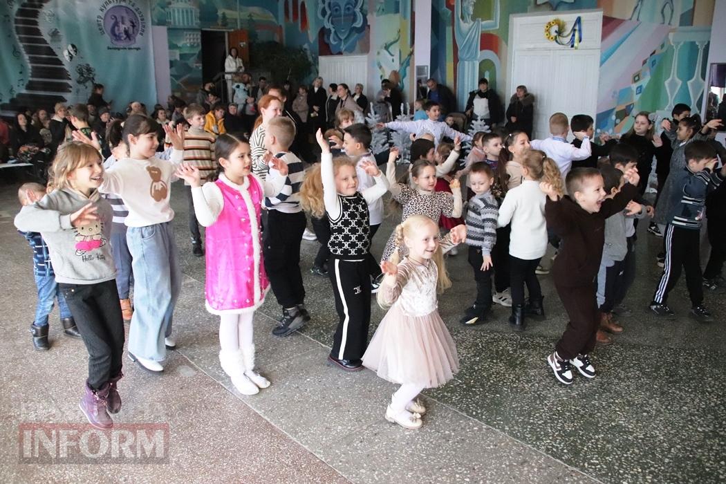 Країна Миколая у Болграді: дітям вразливих категорій громади подарували святкове дійство