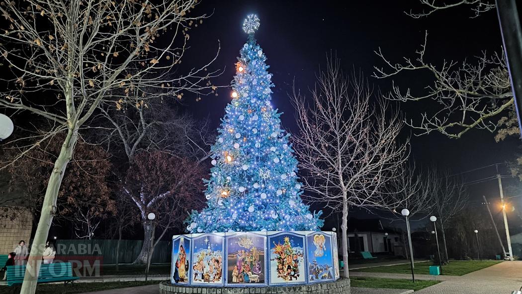 Попри важкі часи, Кілія по-особливому вдяглася у новорічне вбрання: фоторепортаж