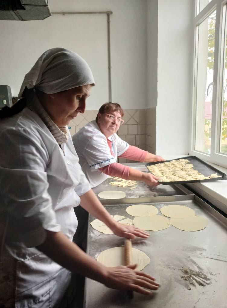 У громаді Ізмаїльського району спекли смаколики за домашніми рецептами для захисників