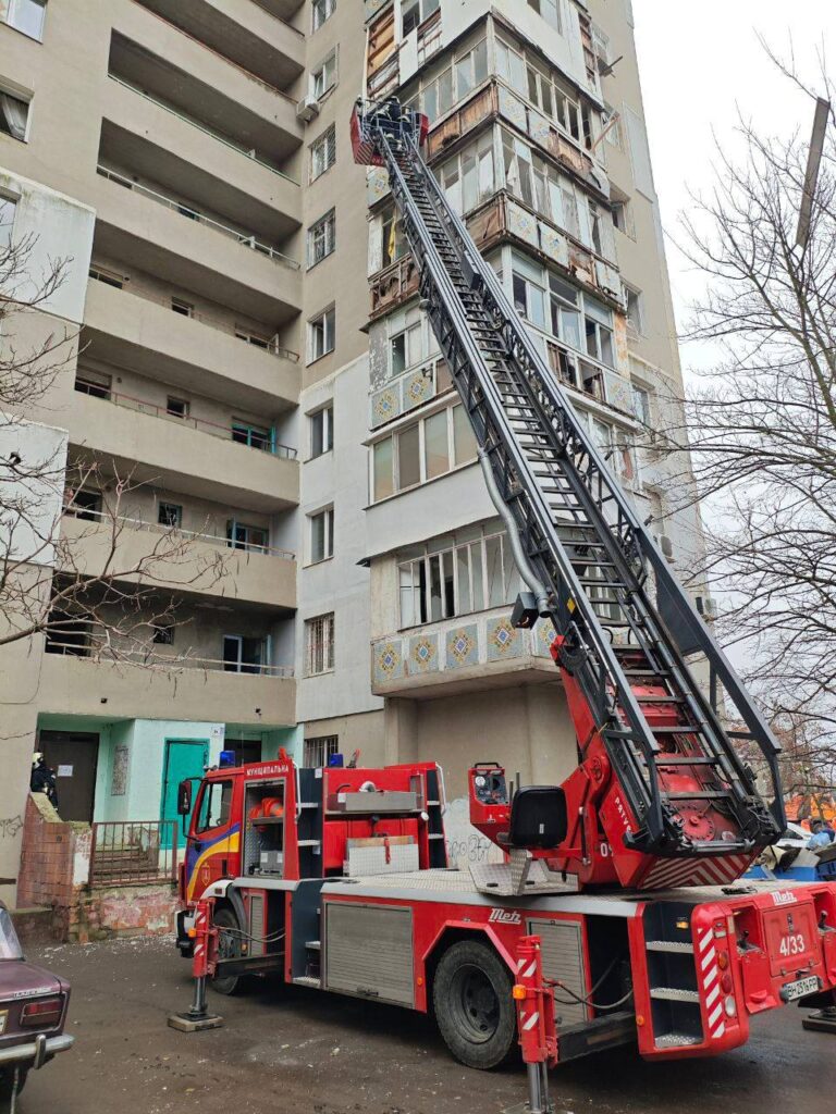 Внаслідок нічної атаки в Одесі пошкоджені понад тисяча квартир