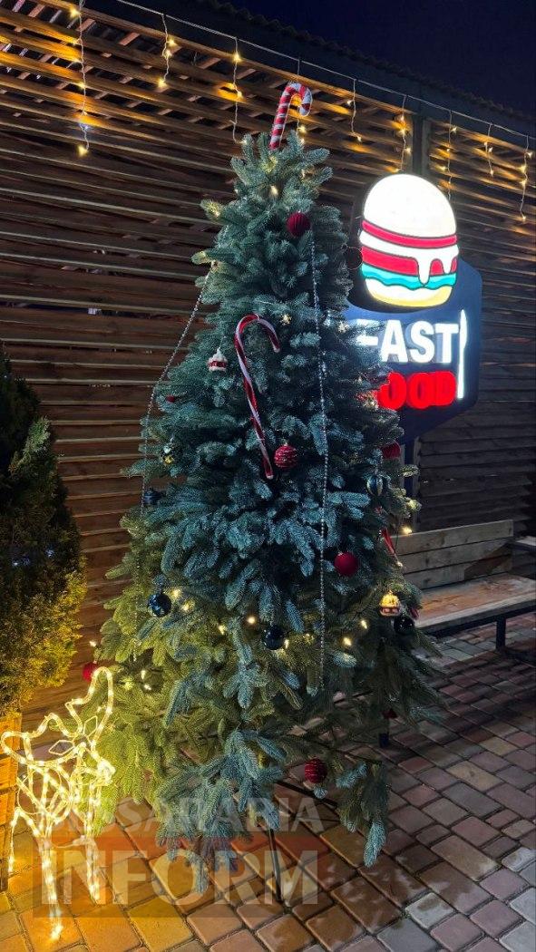 Попри важкі часи, Кілія по-особливому вдяглася у новорічне вбрання: фоторепортаж