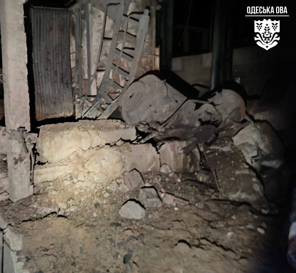 На півдні Одещини ворог масовано вдарив по критичній та цивільній інфраструктурі: наслідки атаки