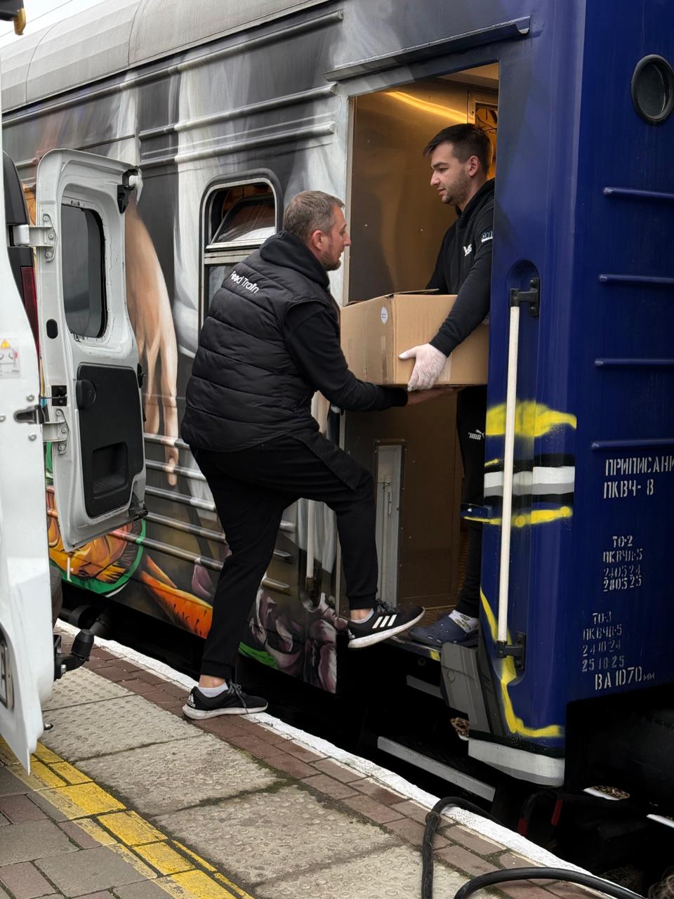 На Одещині унікальний поїзд-кухня забезпечує гарячим обідом нужденних людей