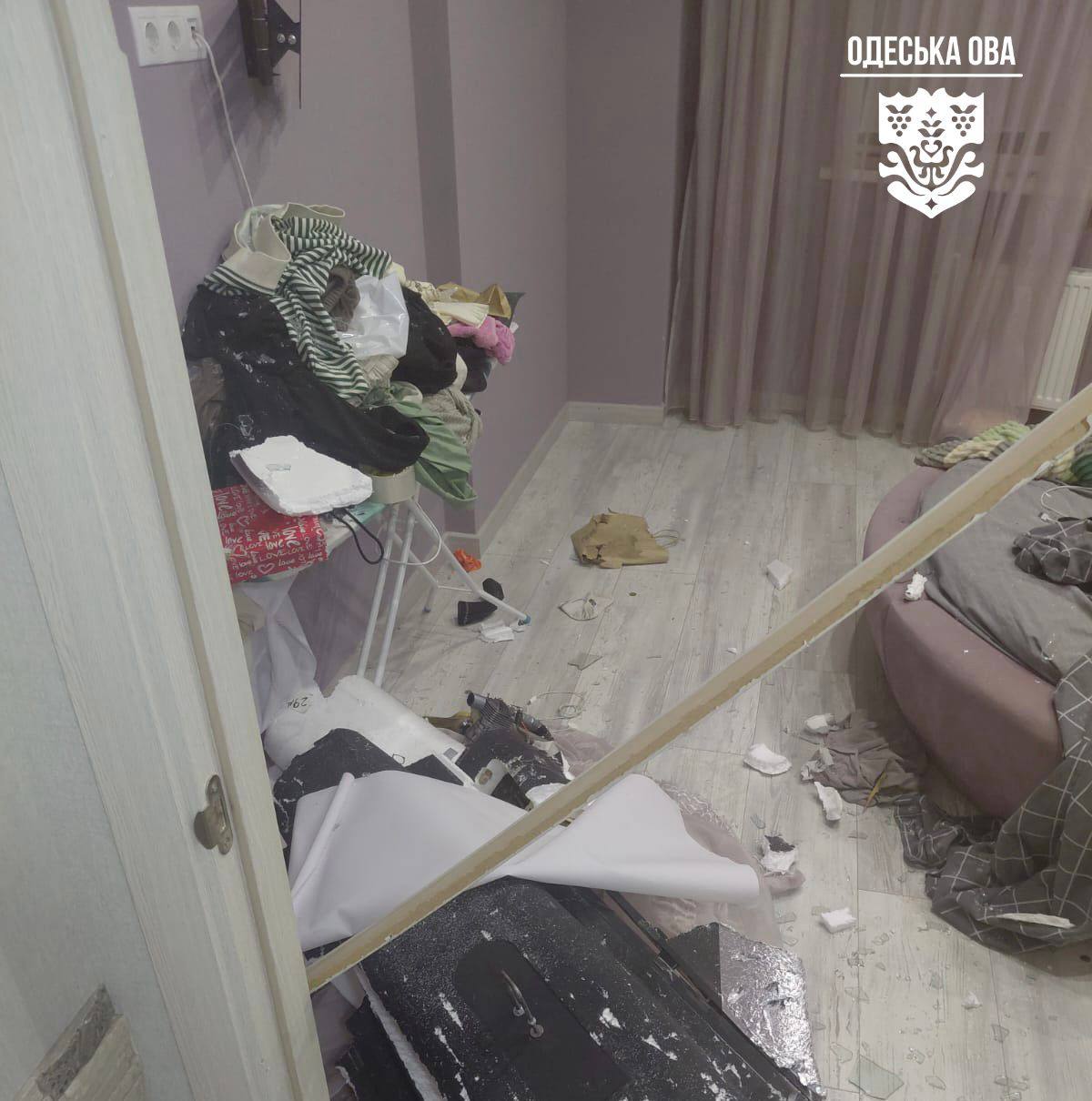 Ввечері російські терористи атакували багатоповерхівки Одеси: подробиці