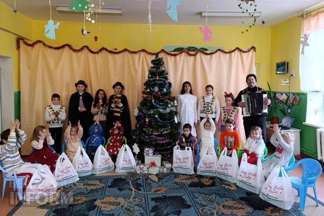 Тисячі дітей Кілійської громади отримали різдвяні подарунки від Олександра Дубового - триває традиційна акція "Фонда Добра та Любові"