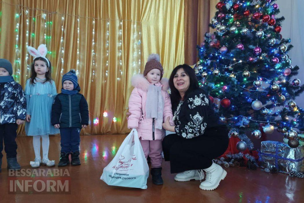 Тисячі дітей Кілійської громади отримали різдвяні подарунки від Олександра Дубового - триває традиційна акція "Фонда Добра та Любові"