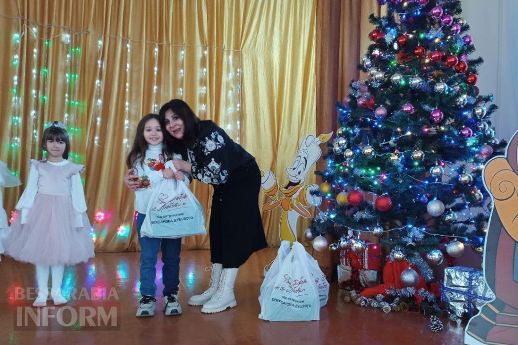 Тисячі дітей Кілійської громади отримали різдвяні подарунки від Олександра Дубового - триває традиційна акція "Фонда Добра та Любові"