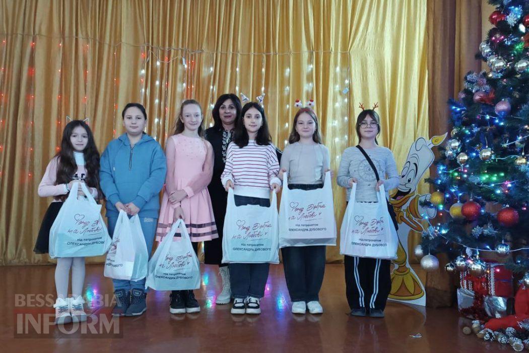 Тисячі дітей Кілійської громади отримали різдвяні подарунки від Олександра Дубового - триває традиційна акція "Фонда Добра та Любові"