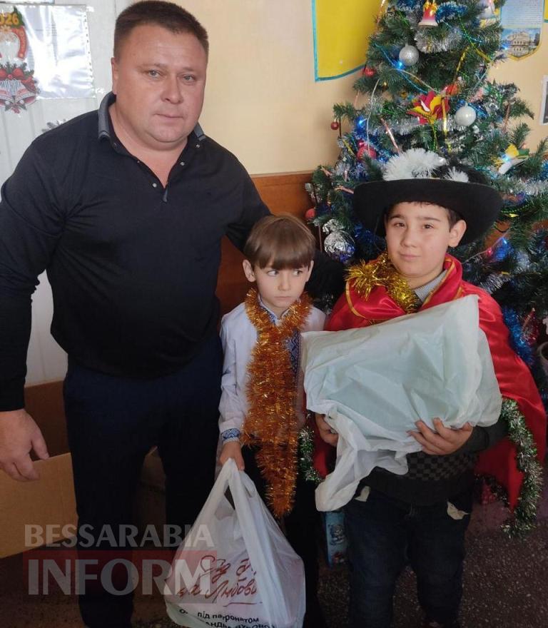 Тисячі дітей Кілійської громади отримали різдвяні подарунки від Олександра Дубового - триває традиційна акція "Фонда Добра та Любові"