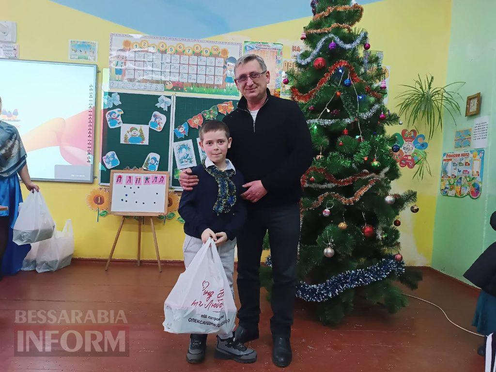 Тисячі дітей Кілійської громади отримали різдвяні подарунки від Олександра Дубового - триває традиційна акція "Фонда Добра та Любові"