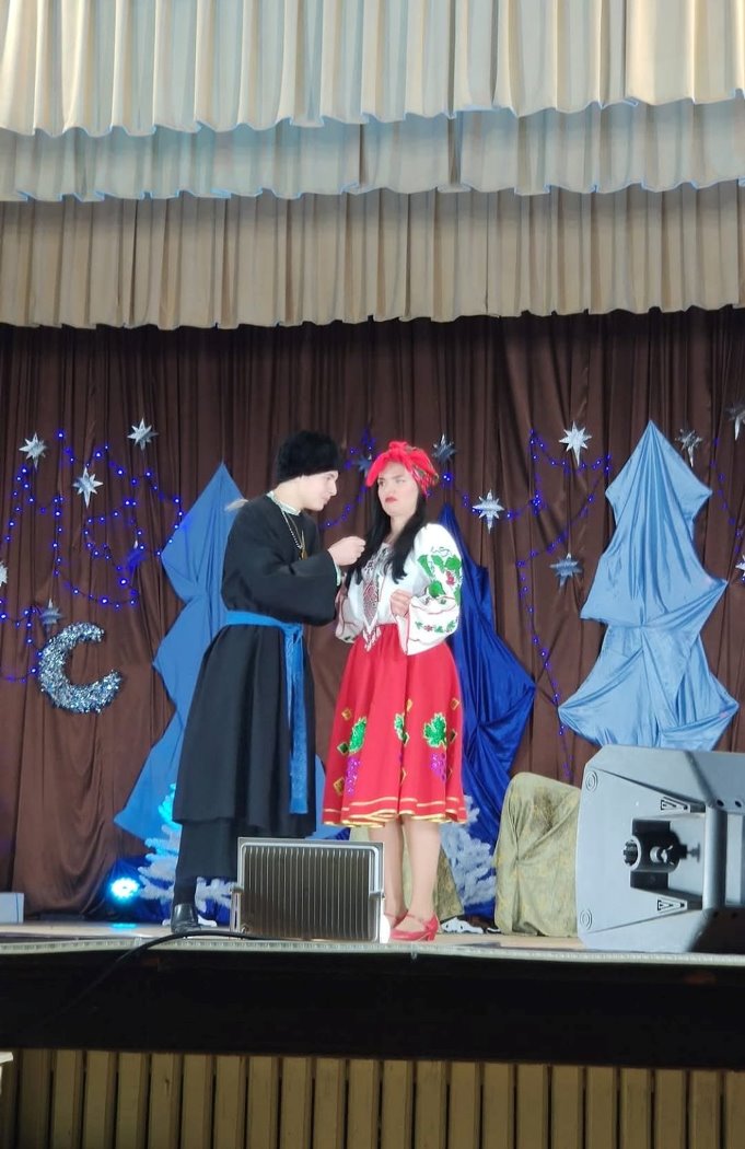 Різдвяне диво на сцені: у Болграді та Залізничному покажуть сімейну виставу «Ніч перед Різдвом»