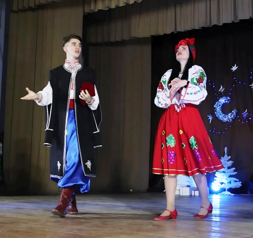 Різдвяне диво на сцені: у Болграді та Залізничному покажуть сімейну виставу «Ніч перед Різдвом»