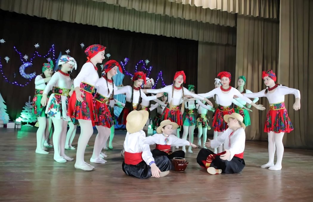 Різдвяне диво на сцені: у Болграді та Залізничному покажуть сімейну виставу «Ніч перед Різдвом»