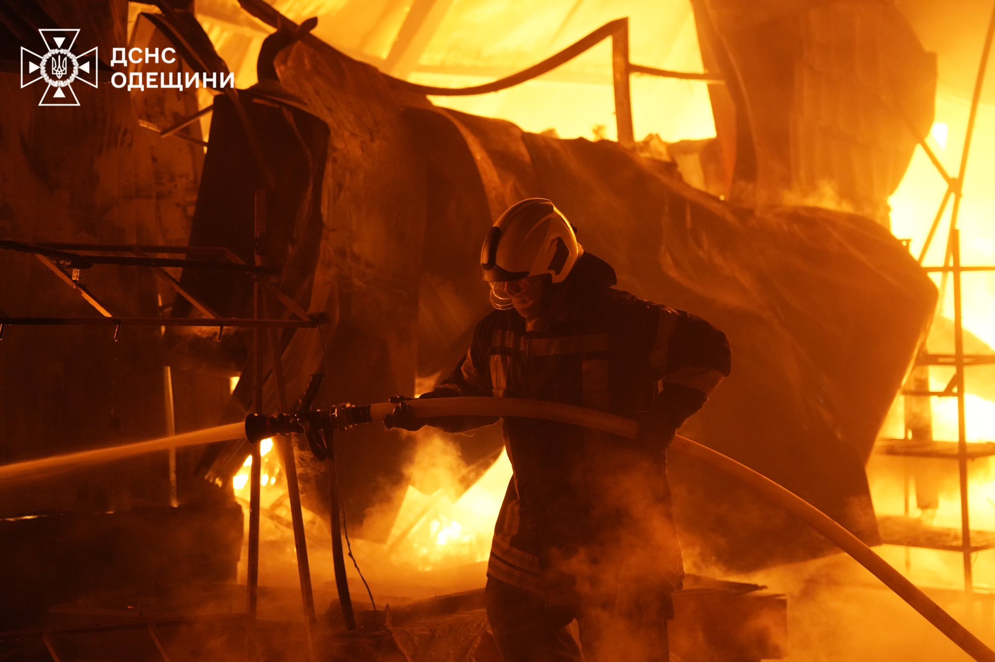 Перед Новим роком ворог безжально вдарив по Одесі: постраждало шість чоловік, серед них – троє дітей