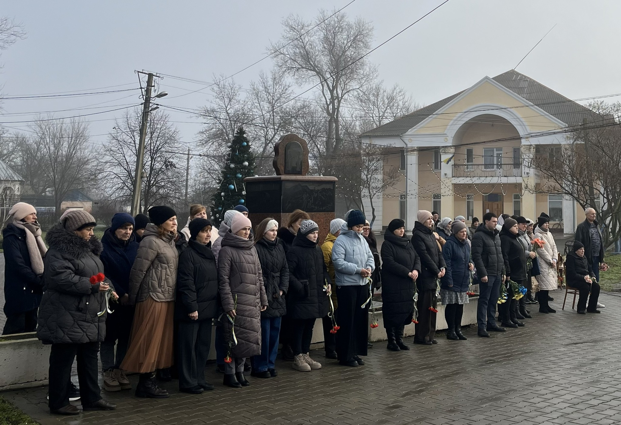 На Алеї Слави селища Катлабуг відбулося урочисте відкриття нових пам'ятних банерів