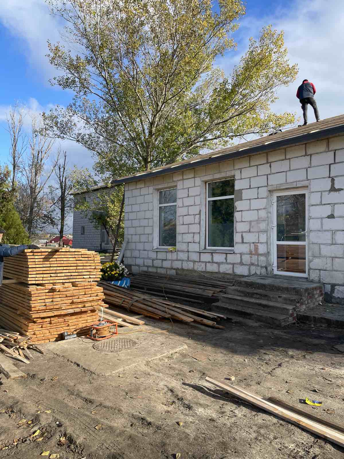 У громаді Болградського району оновили дах з впровадженням енергозберігаючих технологій