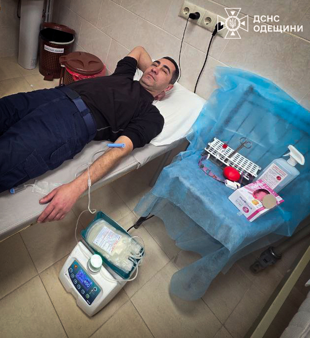 Кров рятує життя: рятувальники з Білгород-Дністровського району стали донорами