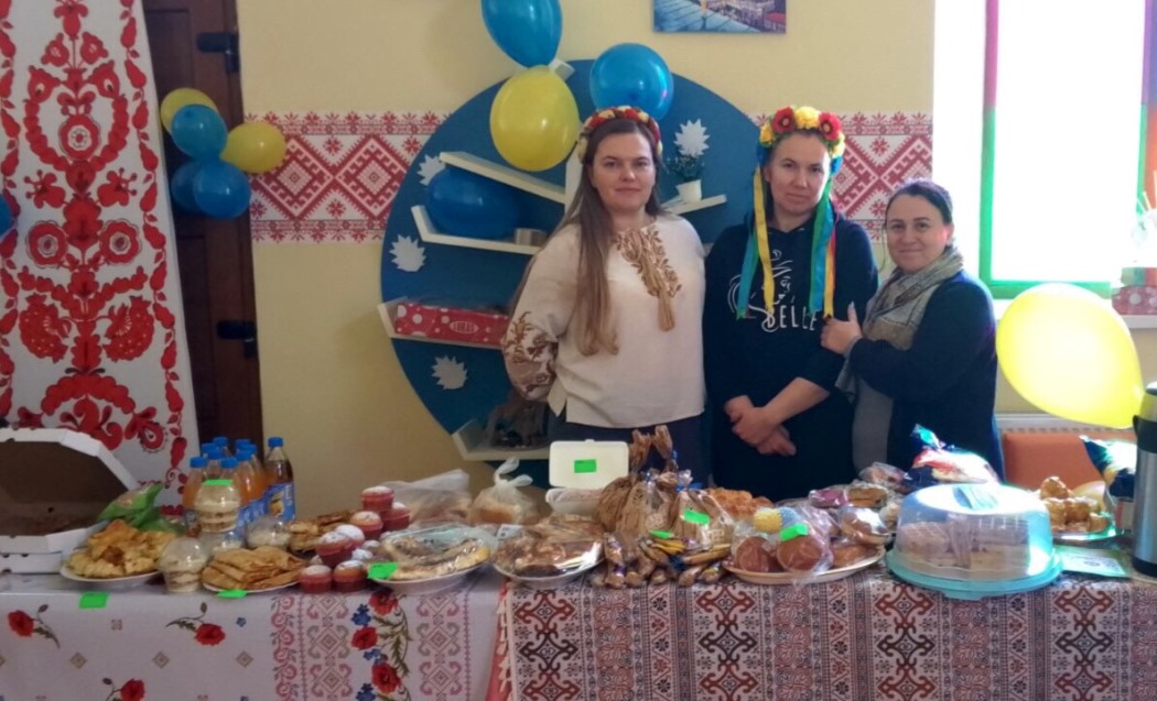 Єдність, смаколики й добрі серця: у Болградській гімназії зібрали майже 74 тисячі гривень для ЗСУ