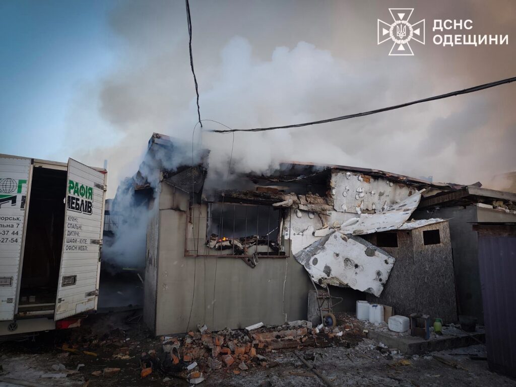 Вночі Одещина пережила чергову атаку "шахедів": є руйнування та постраждалий. Оновлено - додано фото